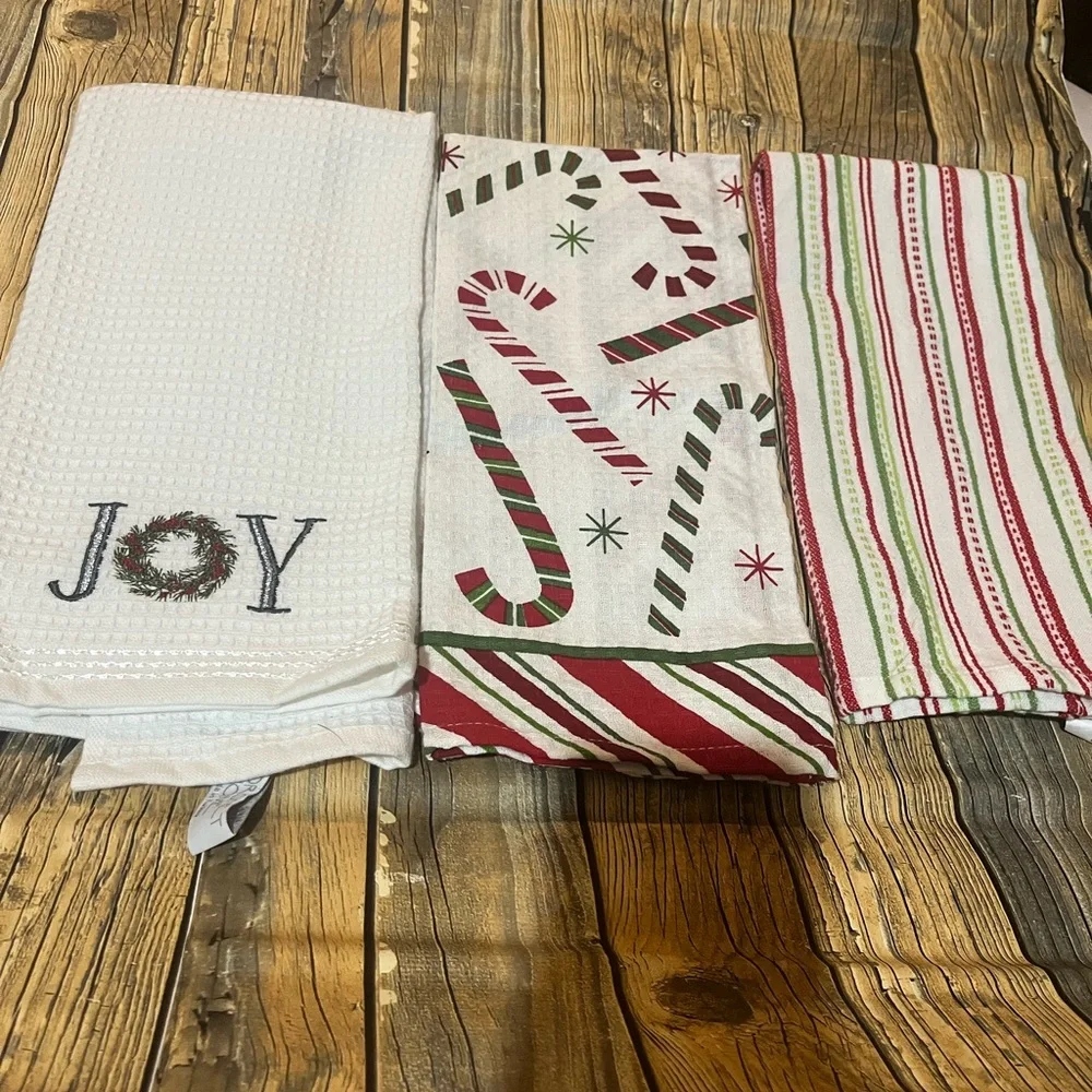 Festive Holiday Kitchen Towels Set‎